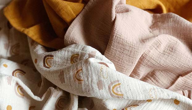 Musselin Stoff: Textilien für zarte Babyhaut